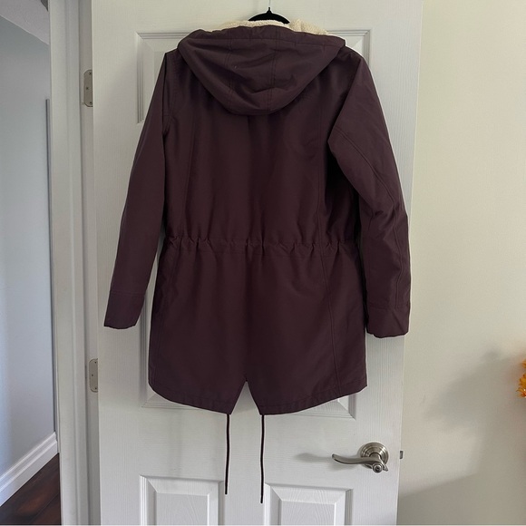 Size M MEC Purple Sherpa Lined Winter Parka Coat - Picture 2 of 4